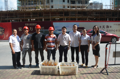 炎炎夏日送清涼 滴滴關(guān)懷暖人心——廣東堅(jiān)基集團(tuán)開(kāi)展夏日送清涼活動(dòng)