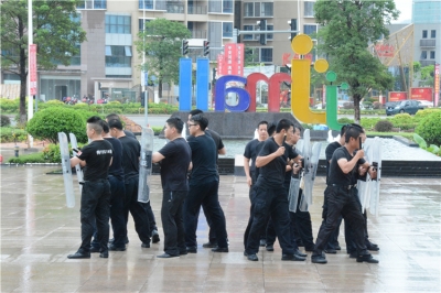 堅基商業(yè) - 持刀男子闖進(jìn)JJMALL？不要慌，這是反恐防暴演練