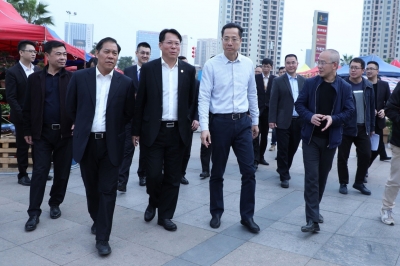 安全重任擔(dān)在肩 踏實(shí)篤定永向前 堅(jiān)基供應(yīng)平安美好時(shí)光 ——市領(lǐng)導(dǎo)林濤、黎意勇、朱蔚蔚、鐘壬旺等調(diào)研河源市商業(yè)中心安全情況