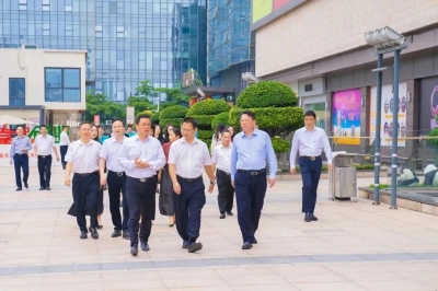 全國政協(xié)委員、深圳市人大常委會委員、深圳市工商聯(lián)主席張春華一行蒞臨堅基集團(tuán)開展調(diào)研活動